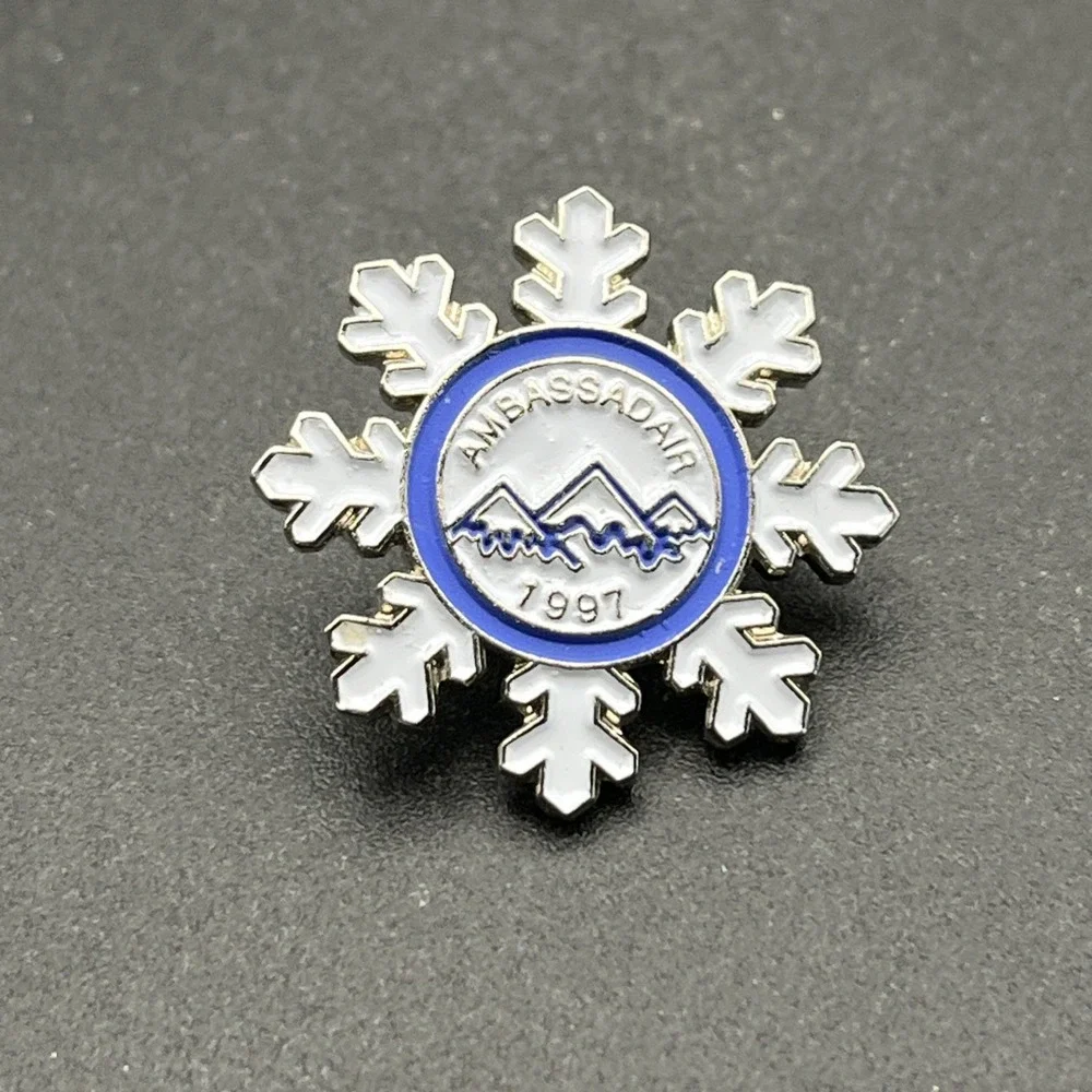 Ambassadair 1991 Snowflake Winter Mountains Lapel Hat‎ Pin